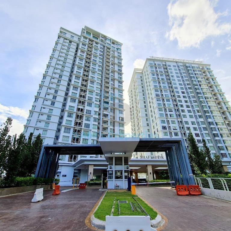 Shaftsbury Residence Cyberjaya With A Pool & Free Parking Buitenkant foto